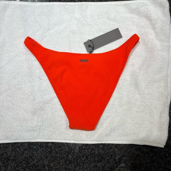 NWT: TRIANGL MACI Cheeky Bottom in Candy Apple Red - Size L - Picture 4 of 4